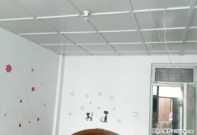 实拍图,汉中路北口干净卫生带家具热水器2楼单元房450元出租 - 房屋出租 - 房屋租售 - 宝鸡分类信息 - 宝鸡28生活网 baoji.28life.net