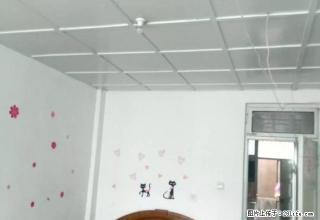 实拍图,汉中路北口干净卫生带家具热水器2楼单元房450元出租 - 宝鸡28生活网 baoji.28life.net
